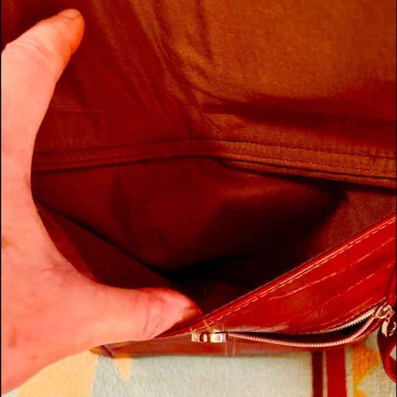 ‼️PRICEDROP‼️ Relic Shoulder Bag - Picture 2 of 6